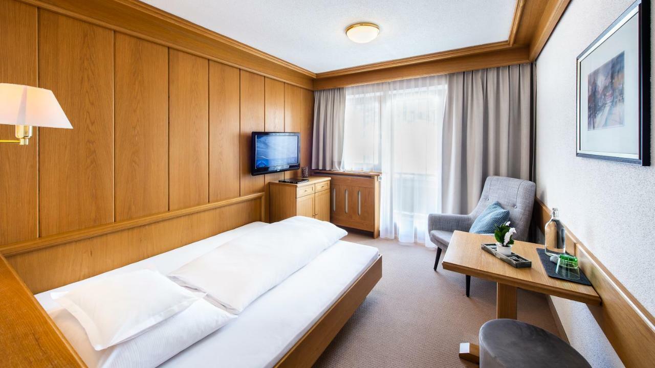 Roessle Superior Hotel 4*
